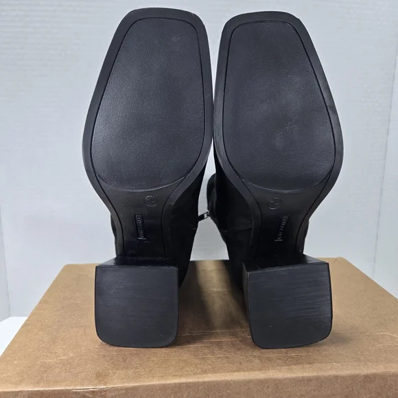 Marc Fisher Rivers Black Faux Suede Block Heeled Stretch Zippered Booties Size 7 - Picture 5 of 11